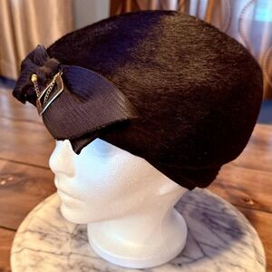 Vintage 1960s 60s MCM Chocolate Brown Gold Pin Hat Winner Casuals ITALY Women